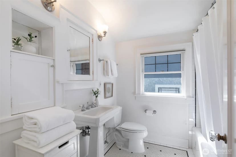 Property photo for 431 Smith Street, Seattle photo 16