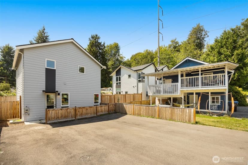 Property photo for 5984 26th Avenue Sw #b, Seattle photo 22