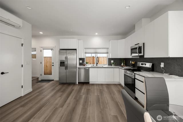 Property photo for 5984 26th Avenue Sw #b, Seattle photo 5