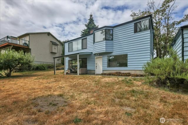 Property photo for 13622 51st Avenue S, Tukwila photo 2