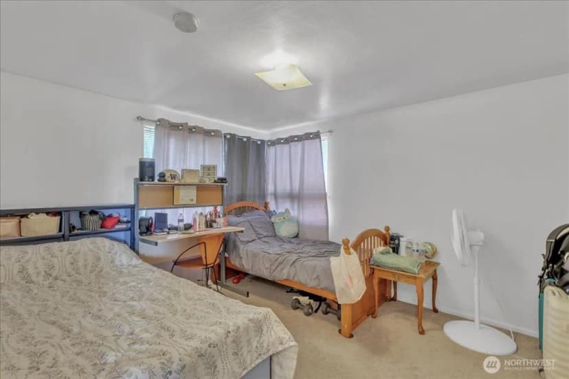 Property photo for 13622 51st Avenue S, Tukwila photo 30