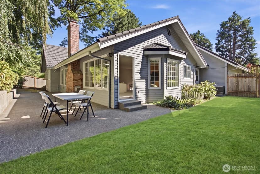 Property photo for 14018 Se 51st Place, Bellevue photo 3
