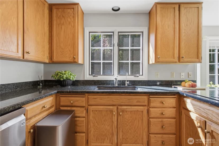 Property photo for 14018 Se 51st Place, Bellevue photo 19