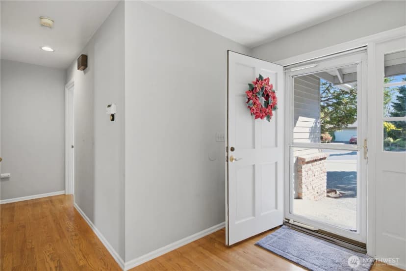 Property photo for 14018 Se 51st Place, Bellevue photo 7