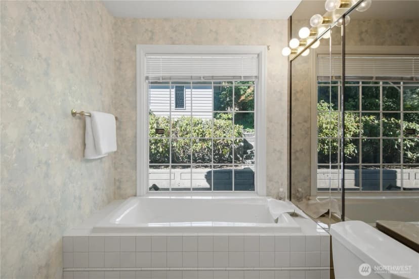Property photo for 14018 Se 51st Place, Bellevue photo 23