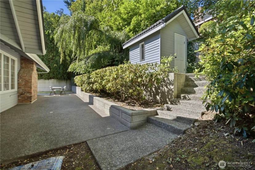 Property photo for 14018 Se 51st Place, Bellevue photo 4