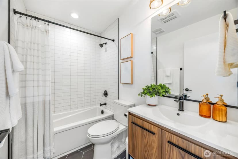 Property photo for 1906 S State Street, Seattle photo 12