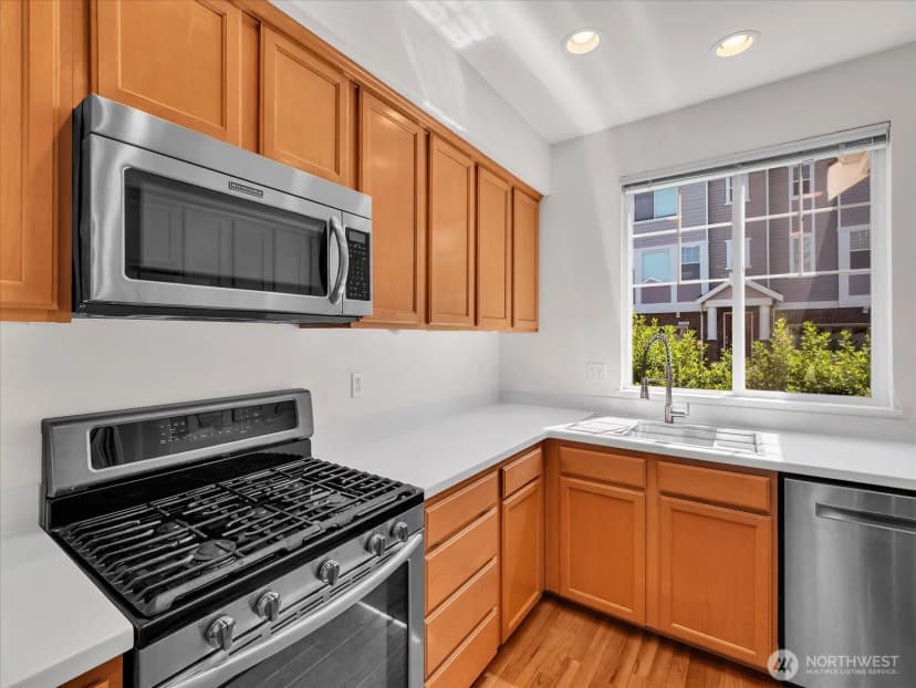 Property photo for 15414 135th Place Ne #32a, Woodinville photo 8
