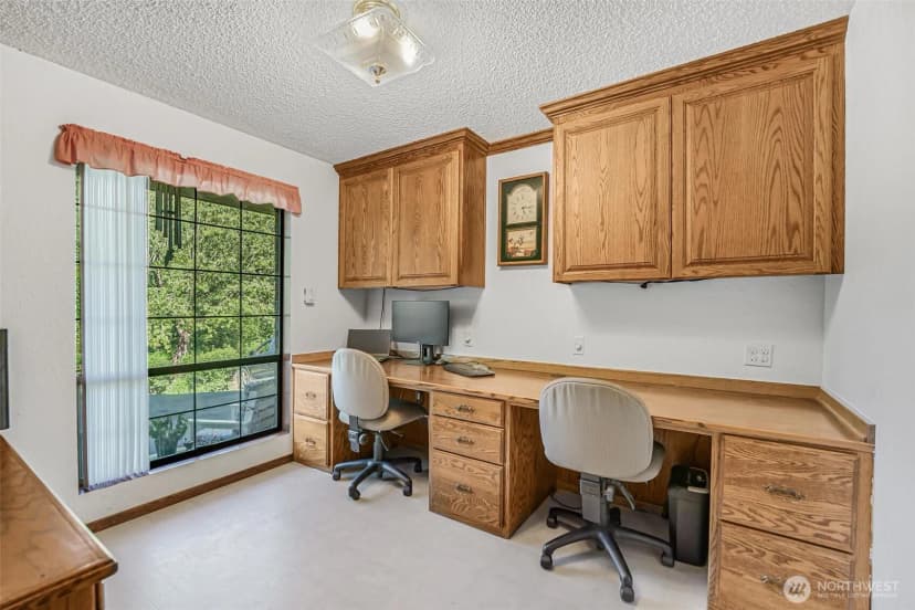 Property photo for 15255 206th Avenue Se, Renton photo 9