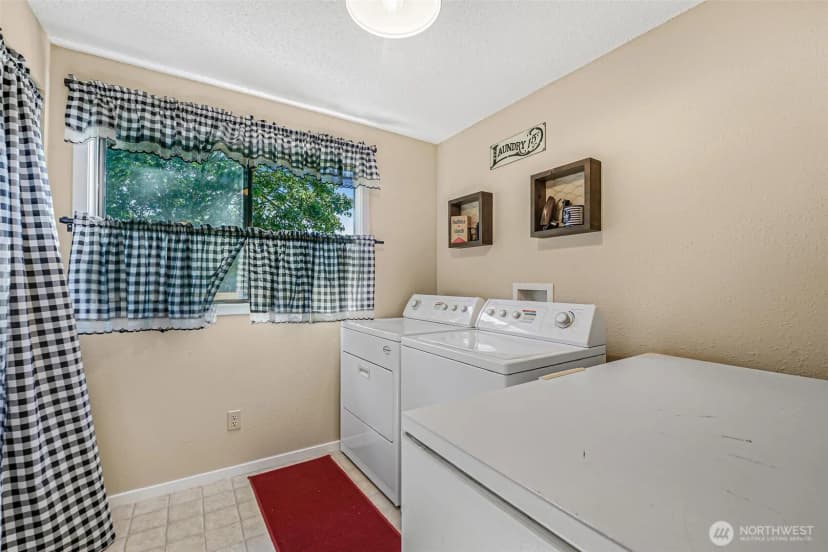 Property photo for 15255 206th Avenue Se, Renton photo 29