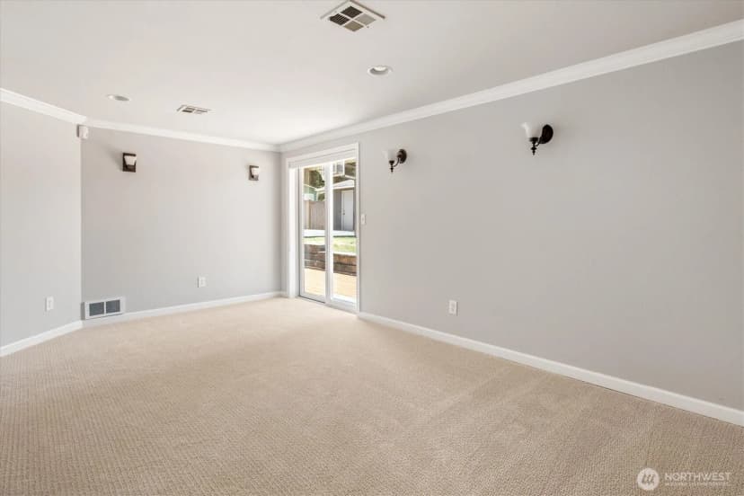 Property photo for 605 S 198th Street, Des Moines photo 19