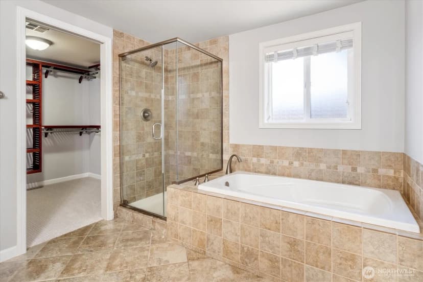 Property photo for 605 S 198th Street, Des Moines photo 11