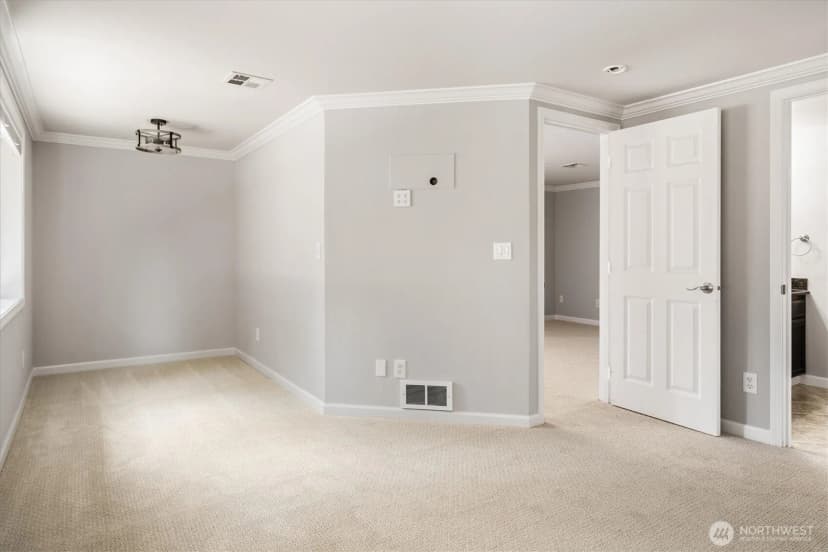 Property photo for 605 S 198th Street, Des Moines photo 17