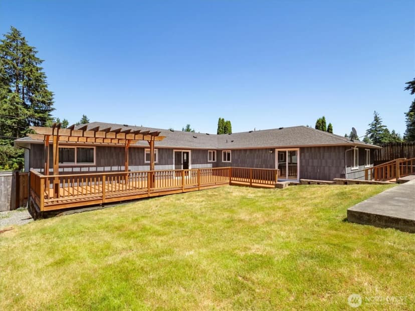 Property photo for 605 S 198th Street, Des Moines photo 33