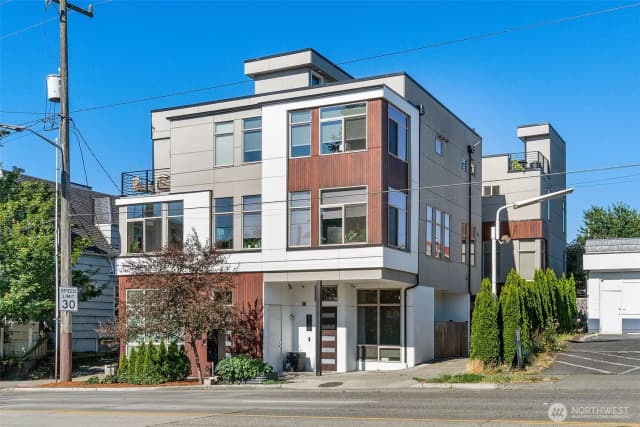 Property photo for 6747 15th Avenue Nw, Seattle photo 2