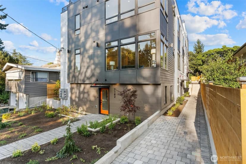Property photo for 7150 47th Avenue Sw, Seattle photo 36
