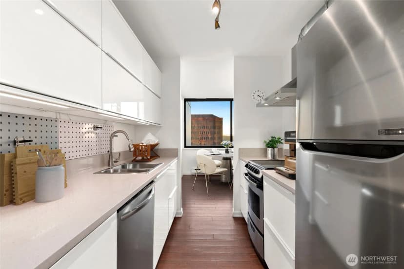 Property photo for 2100 3rd Avenue #1503, Seattle photo 11