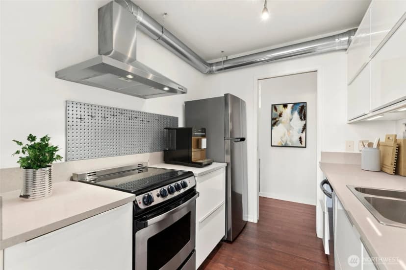 Property photo for 2100 3rd Avenue #1503, Seattle photo 10