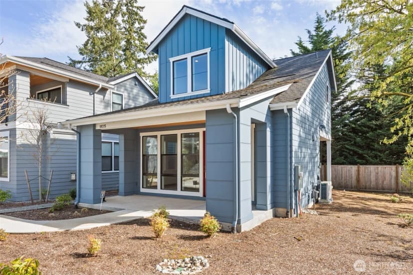 Property photo for 10215 135th Circle Ne #28, Kirkland photo 3