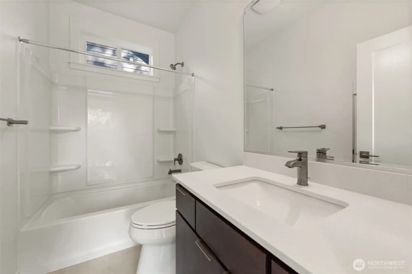 Property photo for 10215 135th Circle Ne #28, Kirkland photo 11