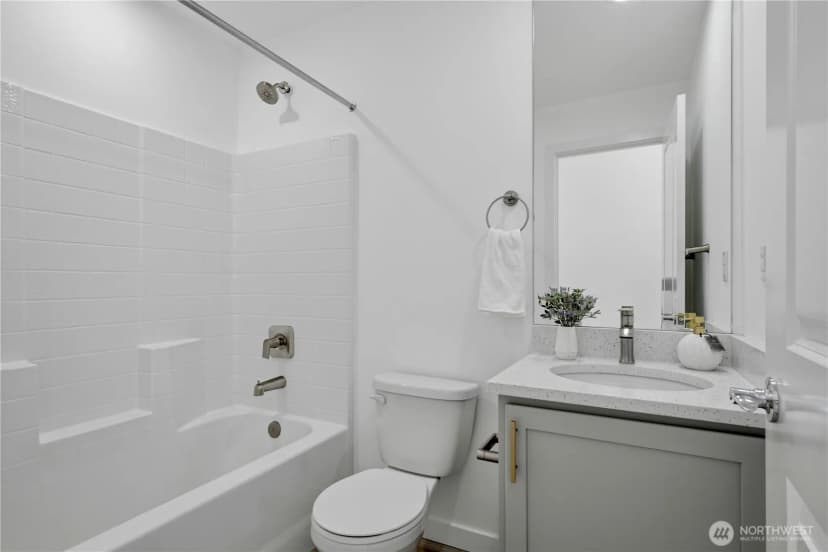 Property photo for 16616 Ne 85th St, Redmond photo 20