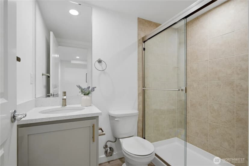 Property photo for 16616 Ne 85th St, Redmond photo 22