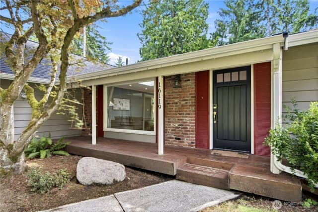 Property photo for 16119 Se 31st St, Bellevue photo 2