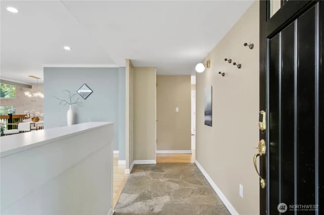 Property photo for 16119 Se 31st St, Bellevue photo 3