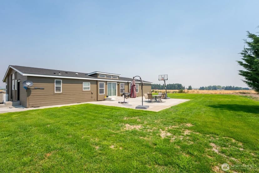 Property photo for 8379 Road 10 Nw, Ephrata photo 38