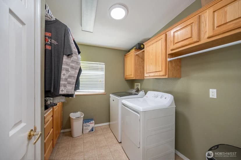 Property photo for 8379 Road 10 Nw, Ephrata photo 17