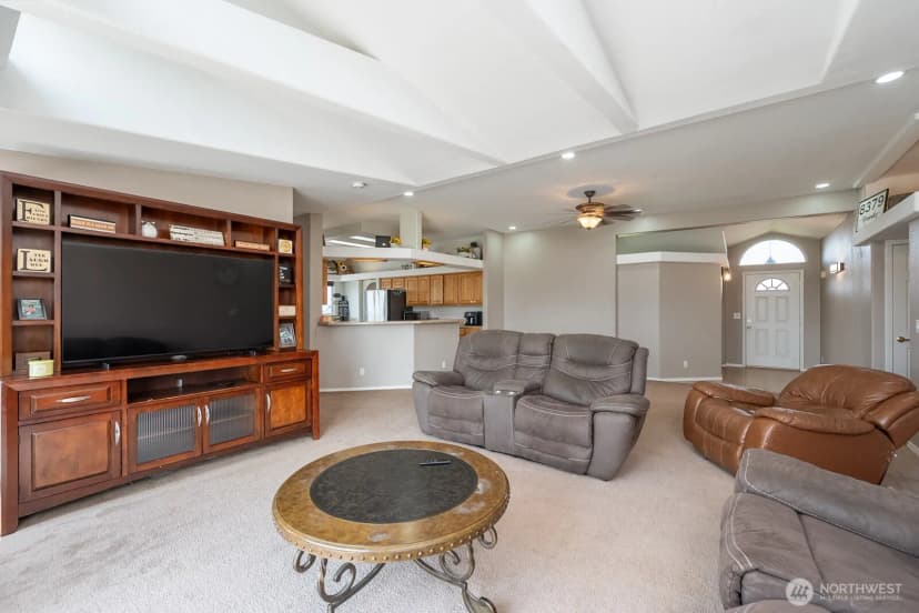 Property photo for 8379 Road 10 Nw, Ephrata photo 9
