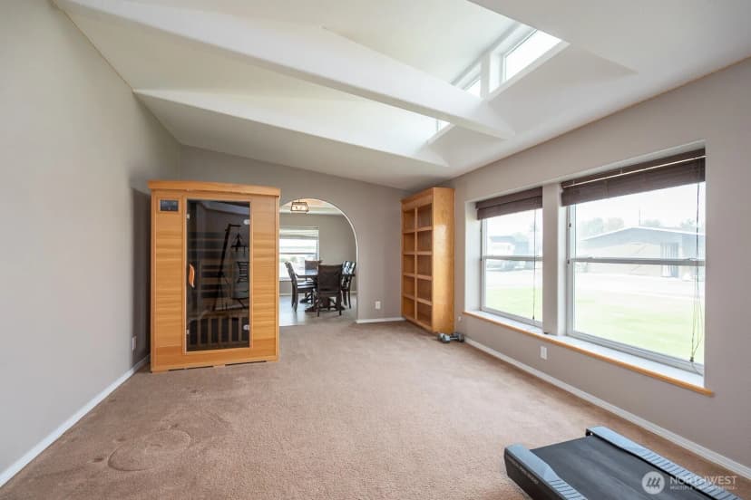 Property photo for 8379 Road 10 Nw, Ephrata photo 18