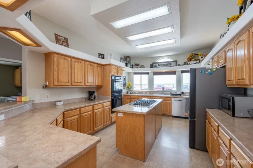 Property photo for 8379 Road 10 Nw, Ephrata photo 12