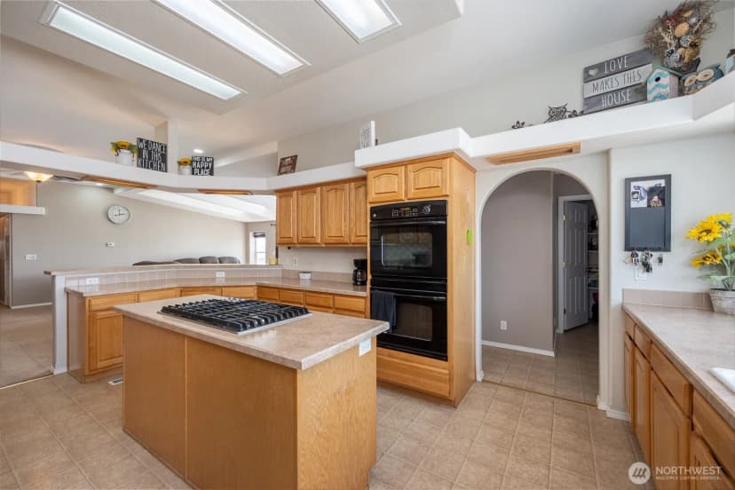 Property photo for 8379 Road 10 Nw, Ephrata photo 13