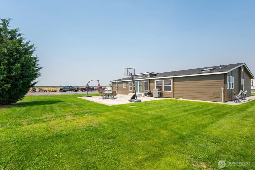Property photo for 8379 Road 10 Nw, Ephrata photo 37