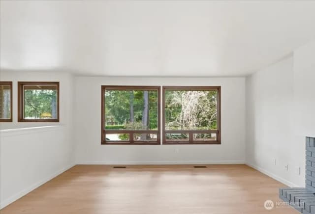 Property photo for 29040 188 Avenue Se, Kent photo 2