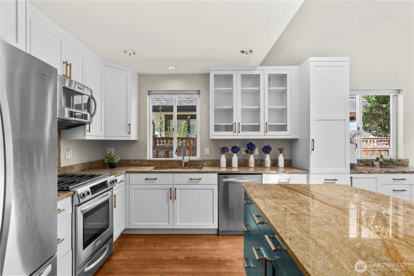 Property photo for 2712 57th Avenue Sw, Seattle photo 12