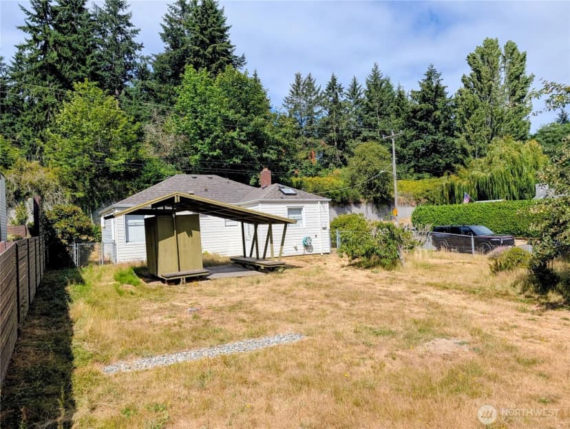 Property photo for 3854 36th Avenue W, Seattle photo 2