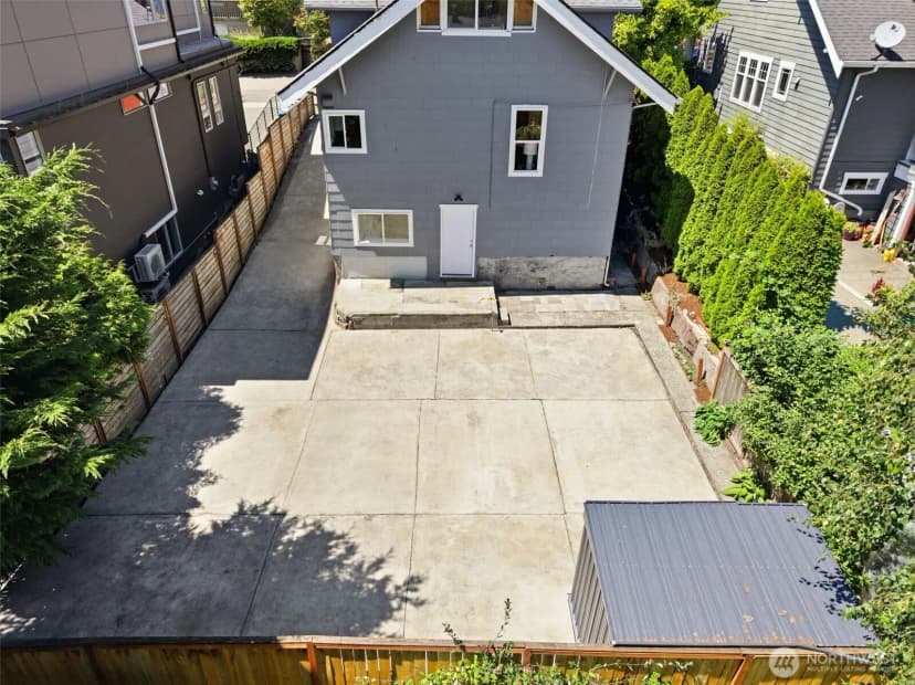 Property photo for 4318 1st Avenue Ne, Seattle photo 36