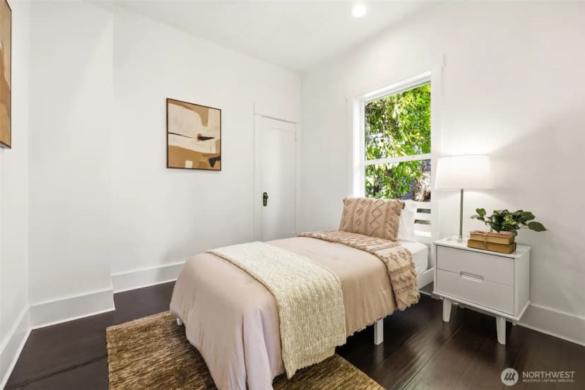 Property photo for 4318 1st Avenue Ne, Seattle photo 18
