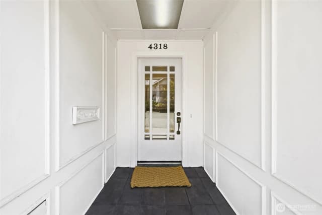 Property photo for 4318 1st Avenue Ne, Seattle photo 5