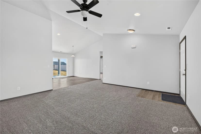Property photo for 619 Kimberly Avenue, Royal City photo 15