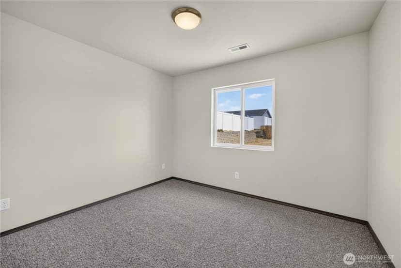 Property photo for 619 Kimberly Avenue, Royal City photo 21