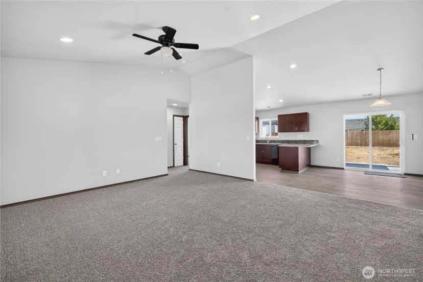 Property photo for 619 Kimberly Avenue, Royal City photo 6