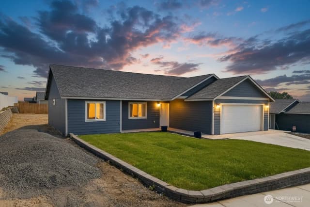 Property photo for 619 Kimberly Avenue, Royal City