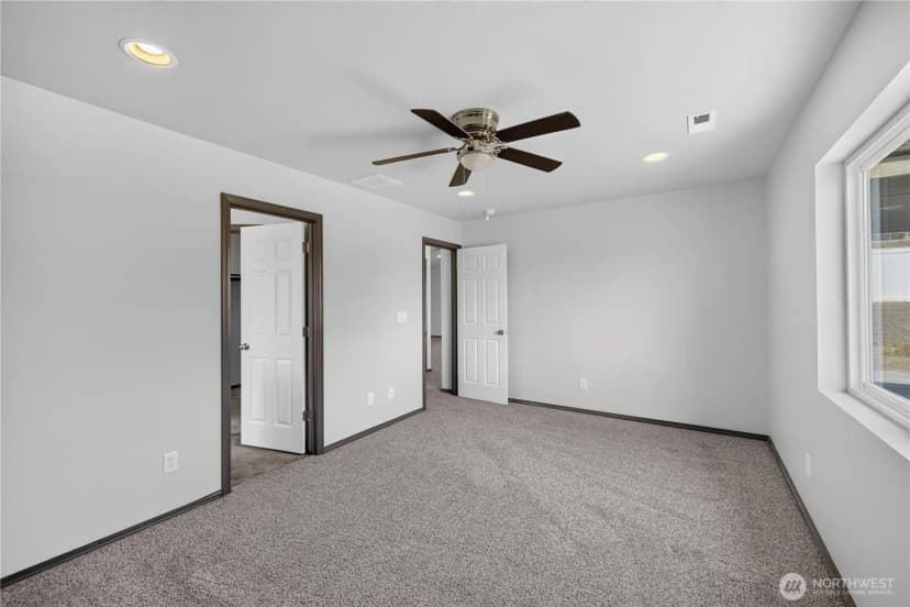 Property photo for 619 Kimberly Avenue, Royal City photo 22