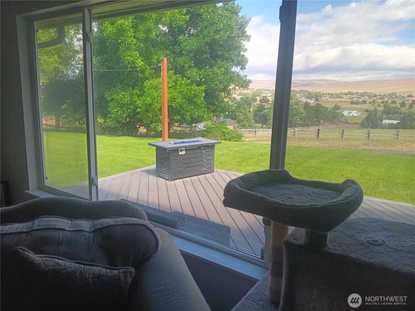Property photo for 260 Adobe Way, Selah photo 3