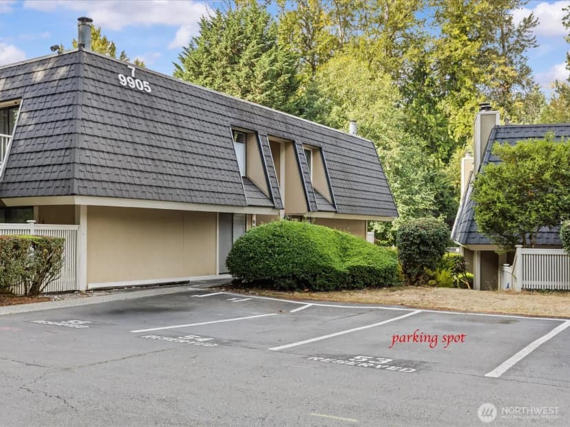 Property photo for 9905 Ne 124th Street #703, Kirkland photo 28