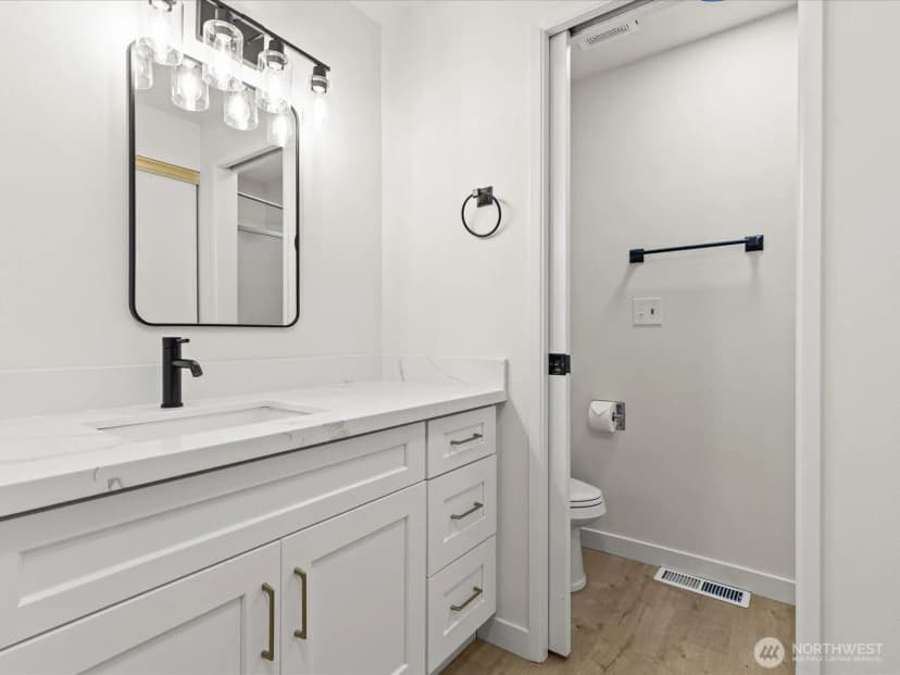 Property photo for 9905 Ne 124th Street #703, Kirkland photo 22