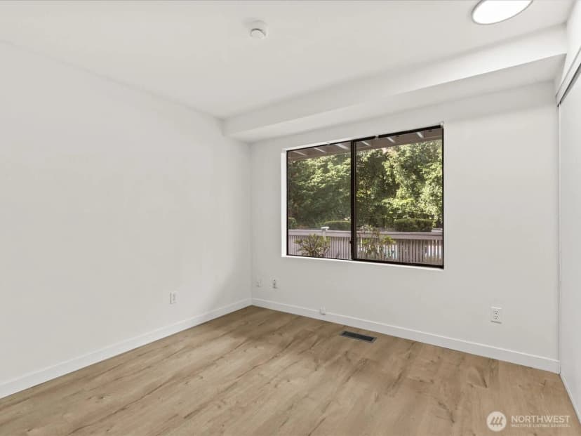 Property photo for 9905 Ne 124th Street #703, Kirkland photo 17